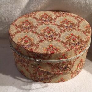 Vintage Floral Round Hat Box - Cream and Gold